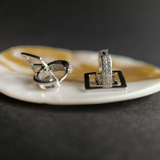 Серебряные серьги с фианитами