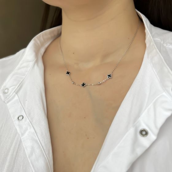 Silver necklace with yemallu