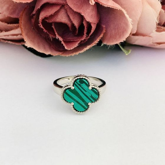 Silver ring with malachite