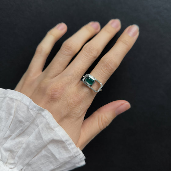 Silver ring with agate 1.428ct, cubic zirconia