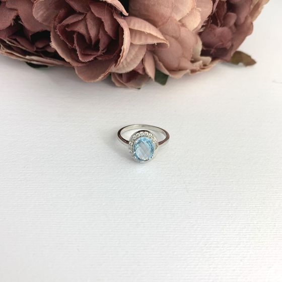 Silver ring with topaz 2.633ct