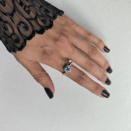 Серебряное кольцо с топазом 1.225ct