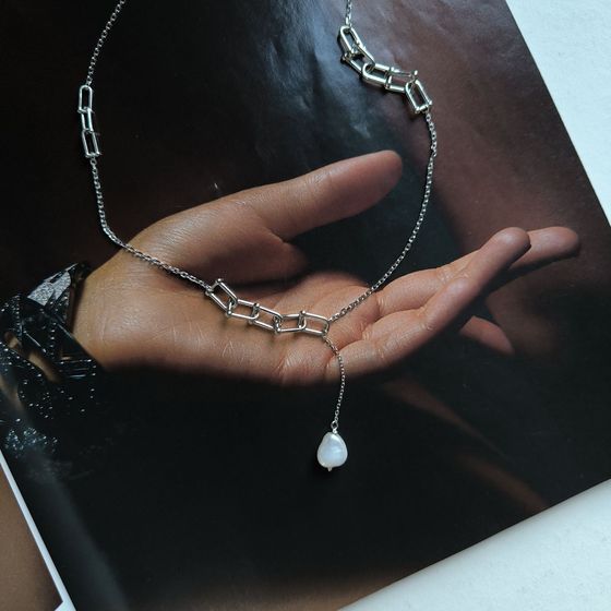 Silver necklace with baroque pearls