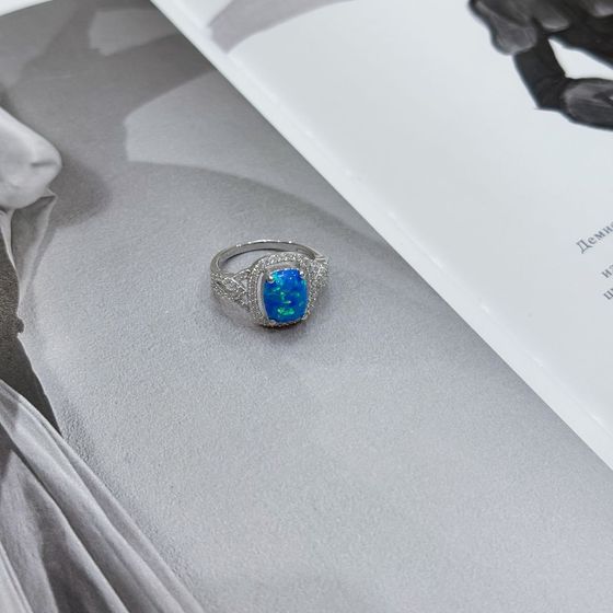 Silver ring with opal 2.163ct