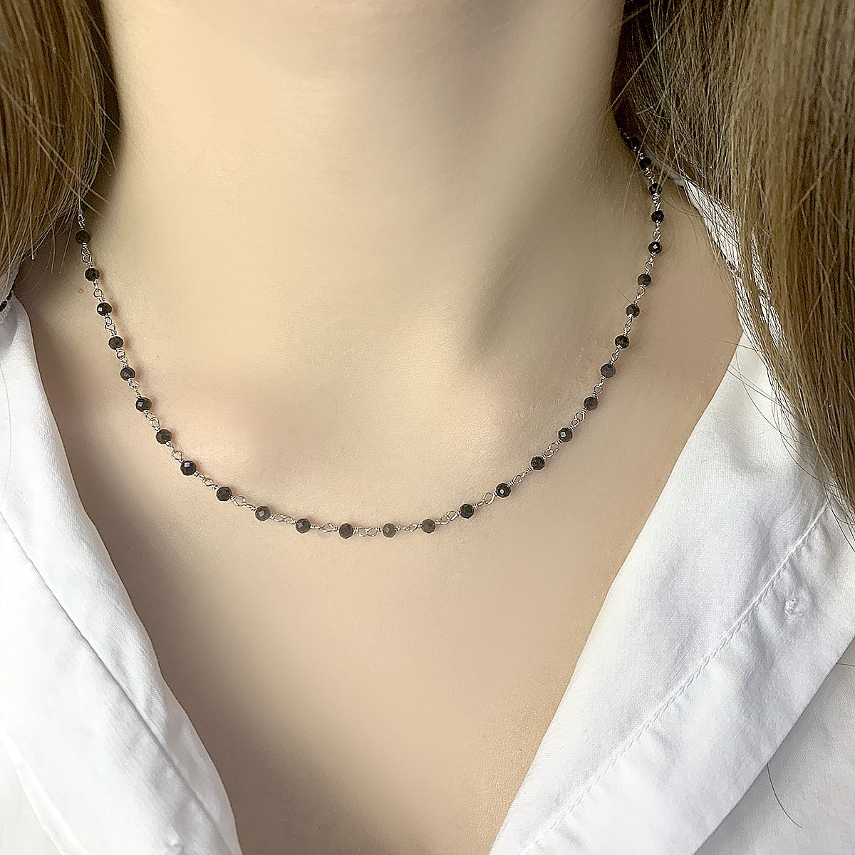 Silver necklace with spinel
