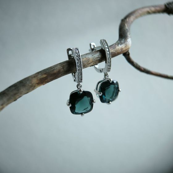 Серебряные серьги с топазом Лондон Блю 7.183ct, фианитами