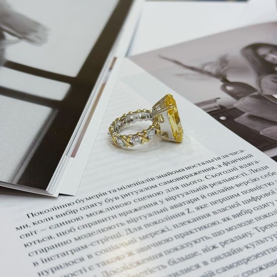 Срібна каблучка з фіанітами