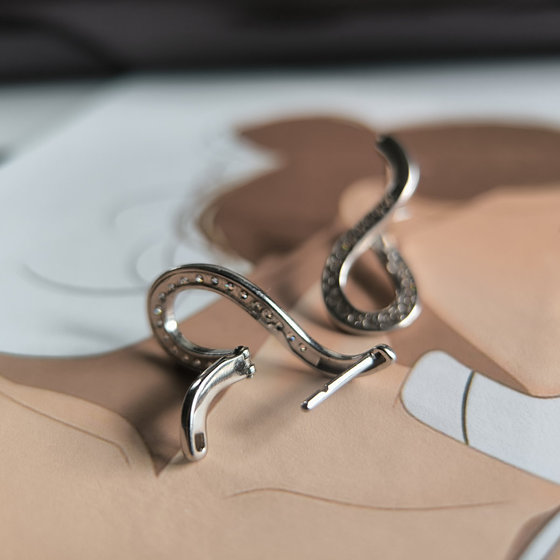 Серебряные серьги с фианитами