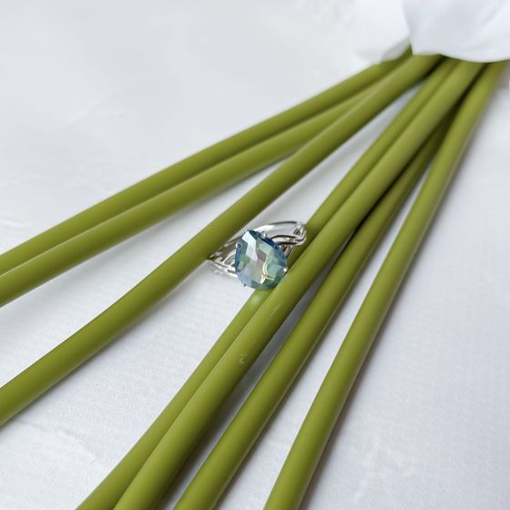 Silver ring with a 2.9-carat mystic topaz