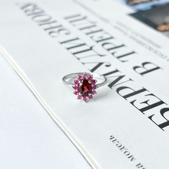 Silver ring with a 1.47-carat garnet and a ruby