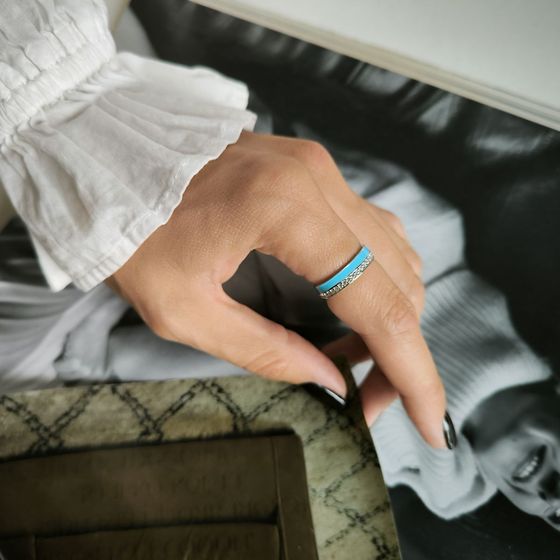 Silver ring with phianites, semallu