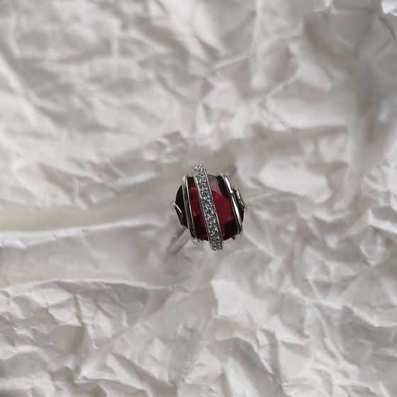 Срібна каблучка з гранатом 4.055ct