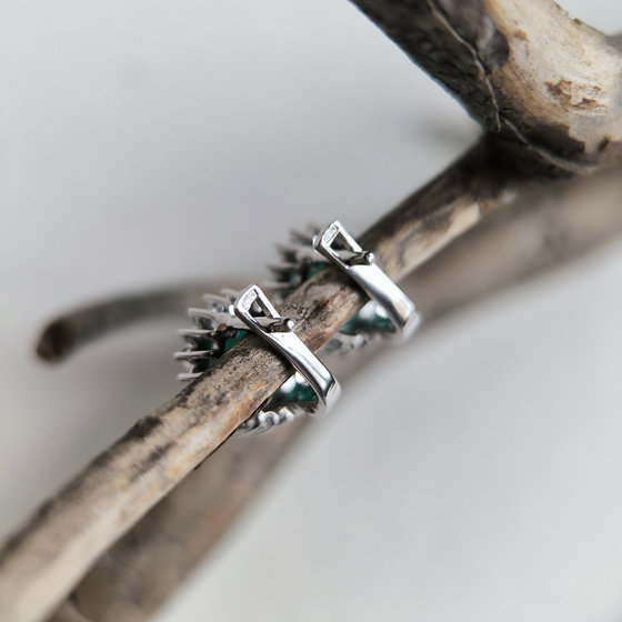 Срібні сережки зі смарагдом 5,635 карата та фіанітами