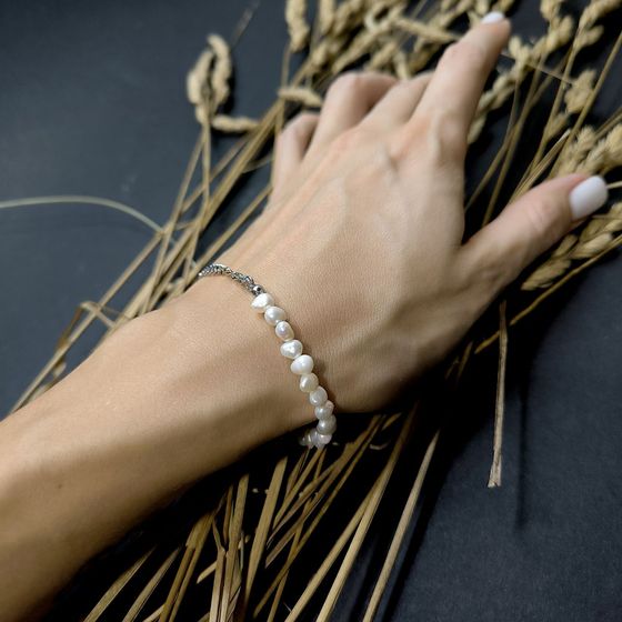 Silver bracelet with baroque pearls