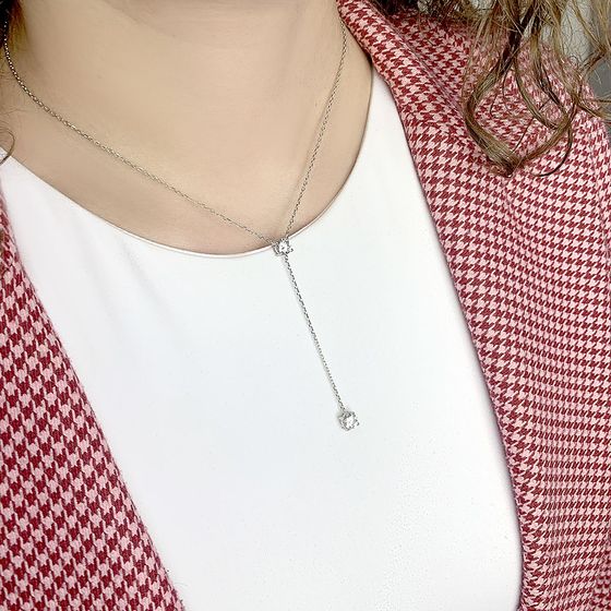 Silver necklace with phianites