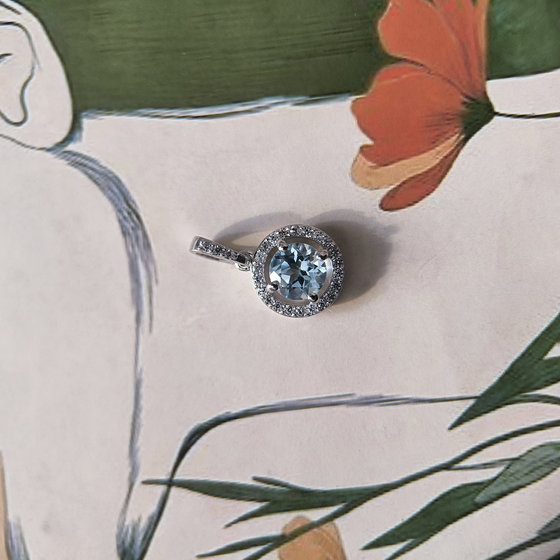 Серебряная подвеска с топазом 1.269ct, фианитами