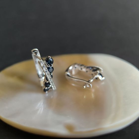 Срібні сережки з сапфіром 1.845ct, фіанітами
