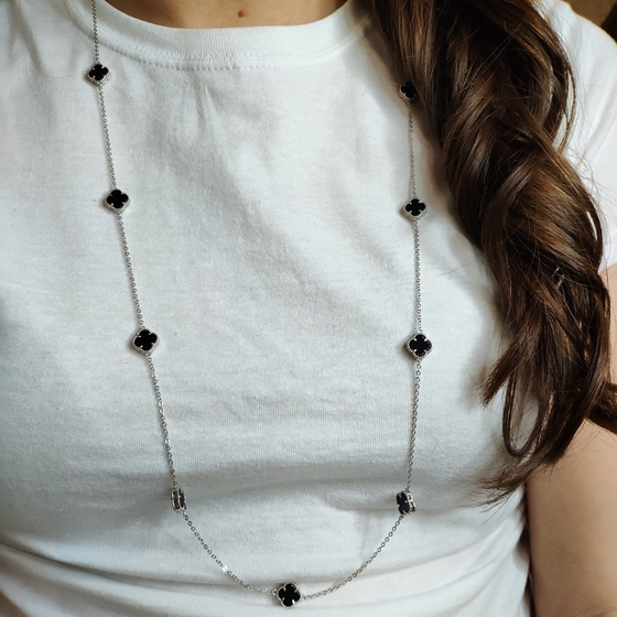 Silver necklace with onyx