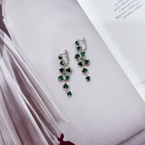Silver earrings with a 3.625-carat nano emerald