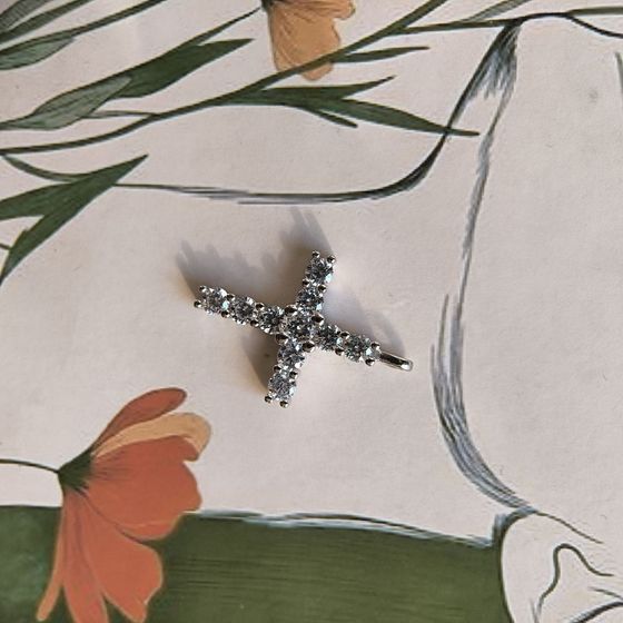 Срібний хрестик з фіанітами