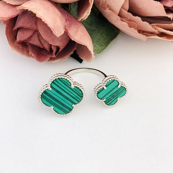 Silver ring with malachite