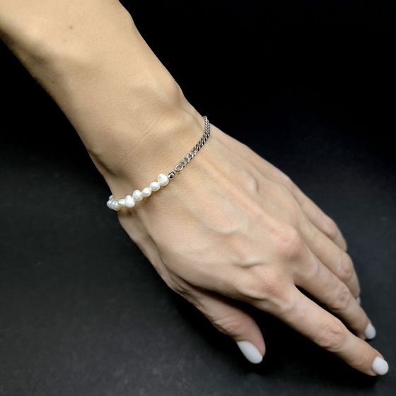 Silver bracelet with baroque pearls