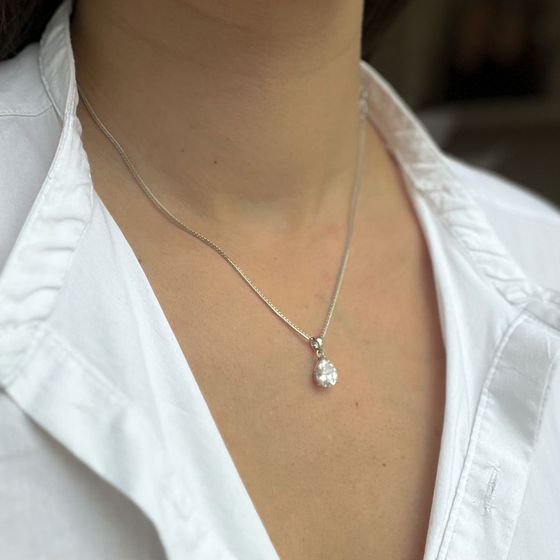 Silver pendant with phianites