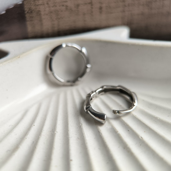 Срібні сережки без каменів