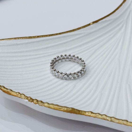 Срібна каблучка без каменів