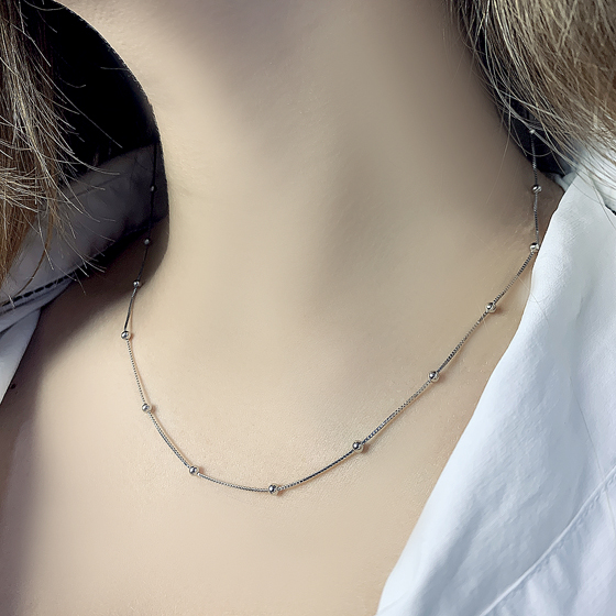 Silver necklace without stones