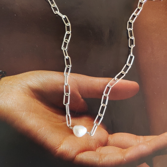 Silver necklace with baroque pearls