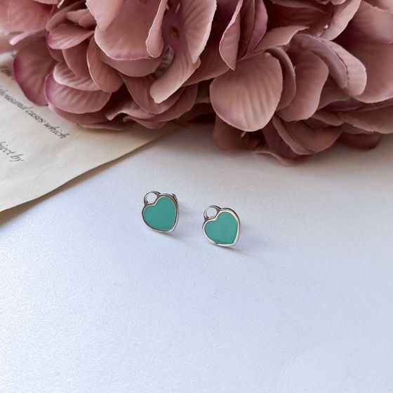 Silver earrings with yemallu