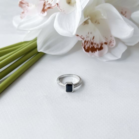 Серебряное кольцо с сапфиром 1.47ct