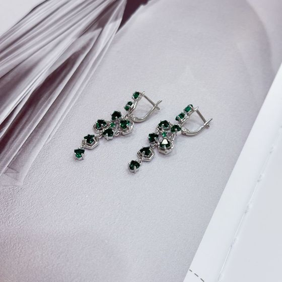 Silver earrings with a 3.625-carat nano emerald