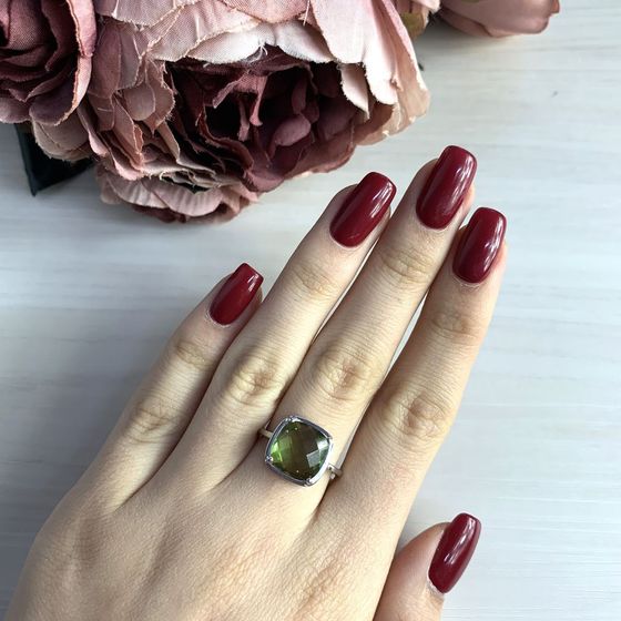 Silver ring with sultanite