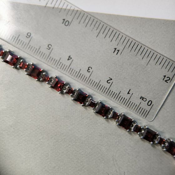 Срібний браслет із гранатом 14,975 карат