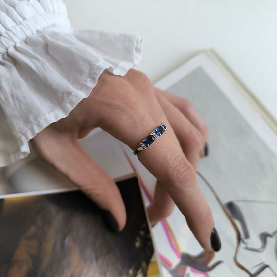 Серебряное кольцо с сапфиром nano 1.086ct, фианитами