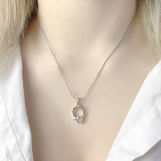 Срібна підвіска з фіанітами