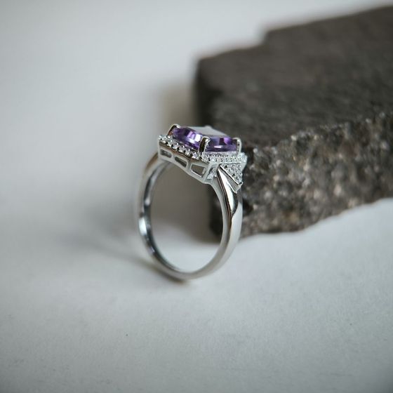 Серебряное кольцо с аметистом