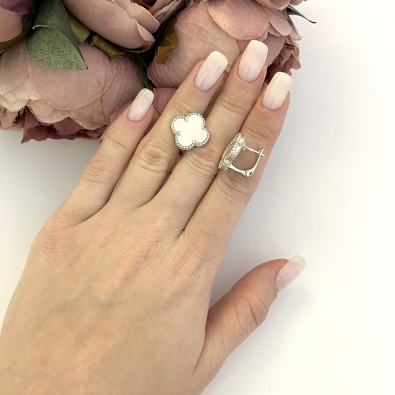 Срібні сережки з перламутром