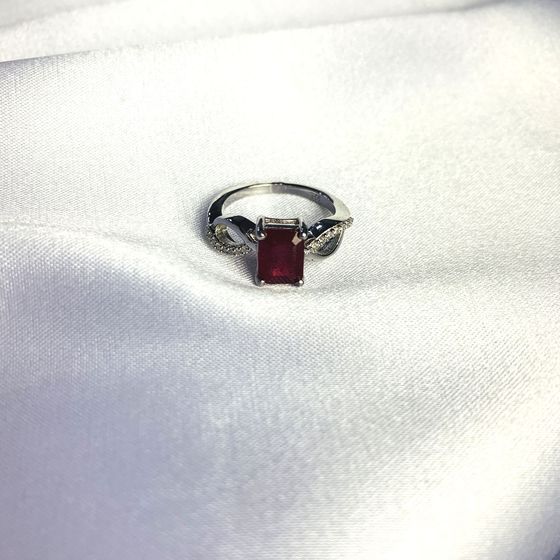 Серебряное кольцо с рубином 2.299ct