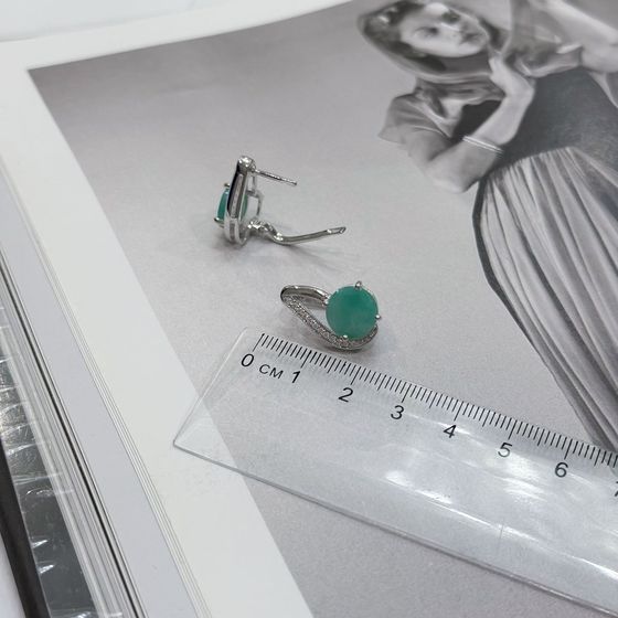 Срібні сережки зі смарагдом, фіанітами