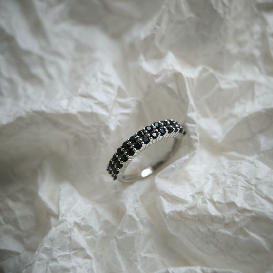 Срібна каблучка з сапфіром