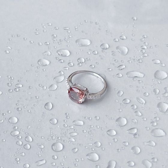 Silver ring with sultanite