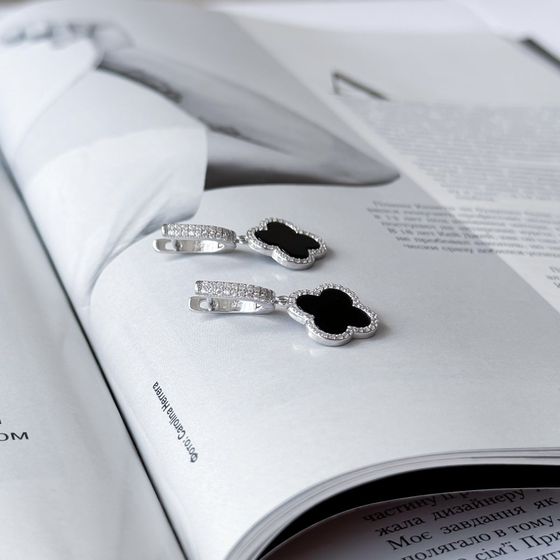 Срібні сережки з оніксом, фіанітами