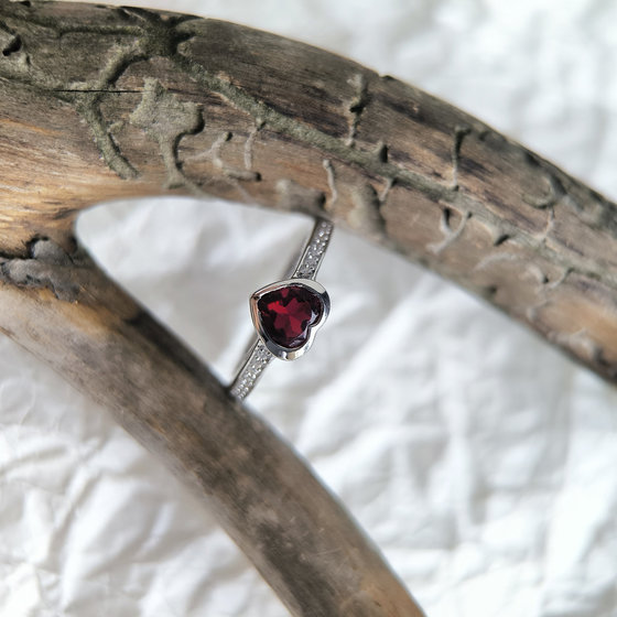Silver ring with nano garnet 0.9ct