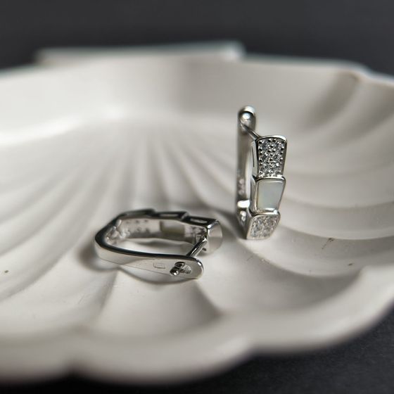 Срібні сережки з перламутром