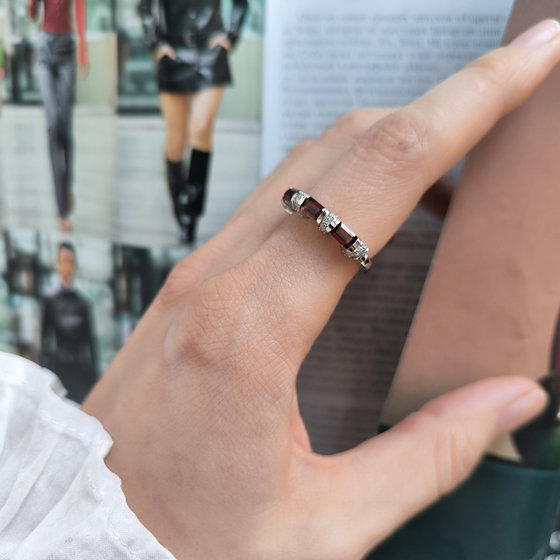 Серебряное кольцо с гранатом 2.3ct