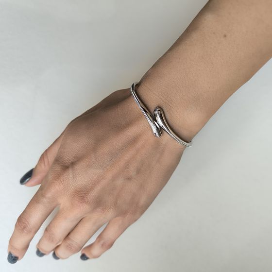 Silver bracelet with phianites