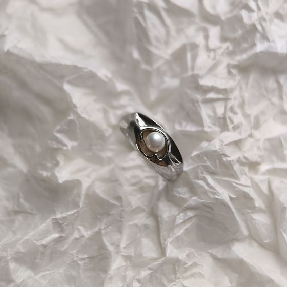 Срібна каблучка з перлами 2.5ct